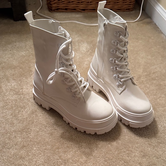 White Lace-Up combat Boots - Picture 1 of 4